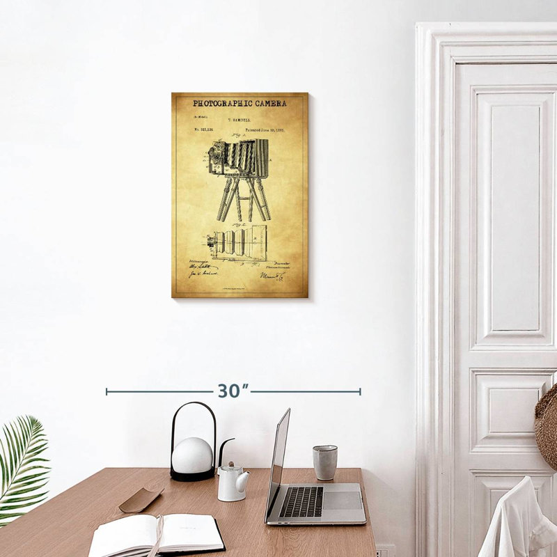Appareil photographique Ladarrin, H 24 po x l 16 po