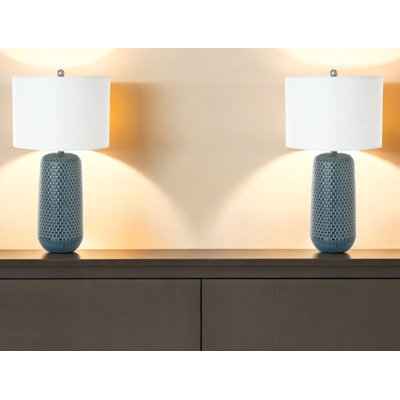 Ensemble de deux lampes de table géométriques en céramique bleues de 30 po avec abat-jour tambour blanc