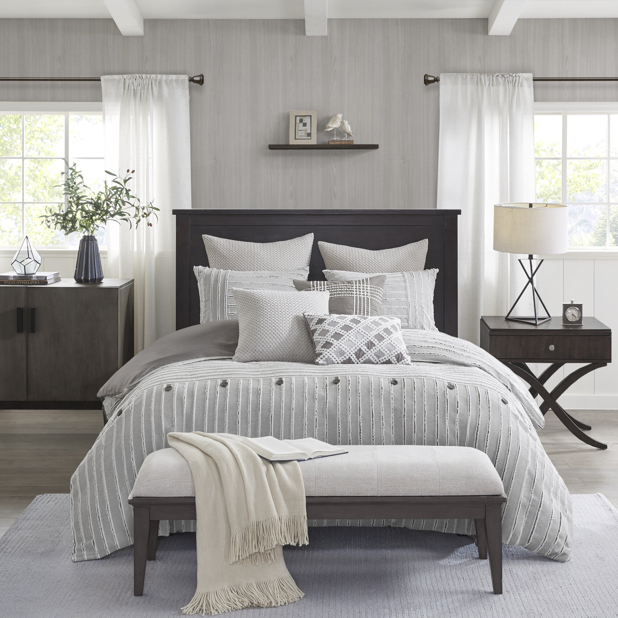 Riku Clip Jacquard Comforter Set - Black/White - Intelligent Design