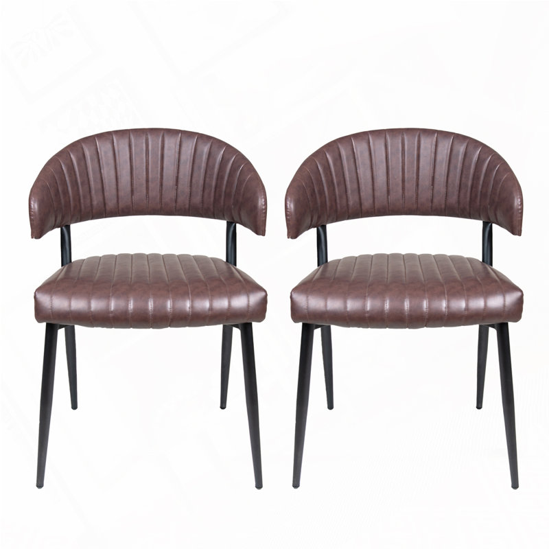Chaise rembourrée en similicuir