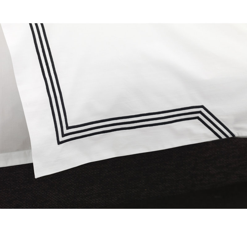 Tessa 100% Cotton Percale Sheet Set, King Sheet Set + 2 Pillowcases, White/Black