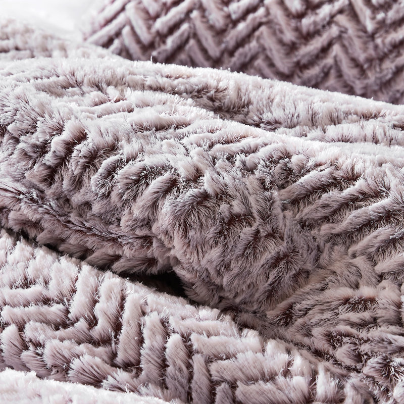 Peak of Cozy Polyester Chevron / Zig Zag Comforter Set, King Comforter + 2 King Shams, Frosted Sierra