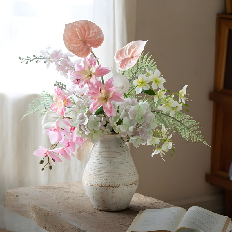 Ornements de fleurs simulées