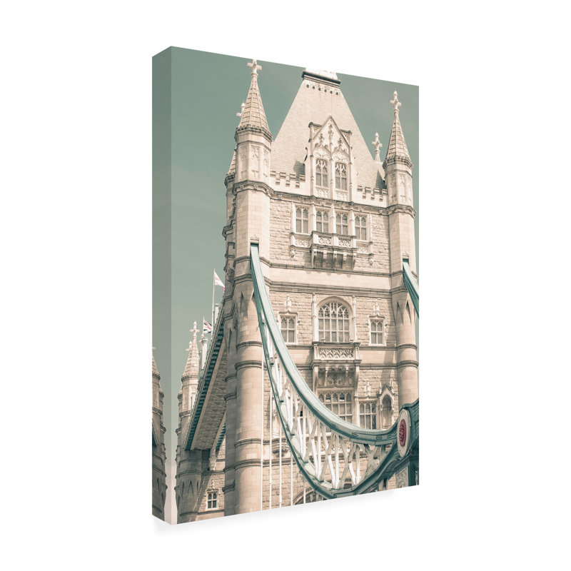 "Bachelor Grace", art numérique sur toile Towerbridgemintratio, H 19 po x l 12 po