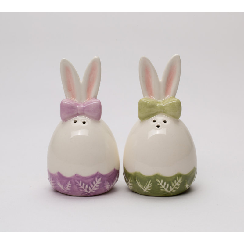 Lapin en forme d'œuf de Pâques, sel et poivre