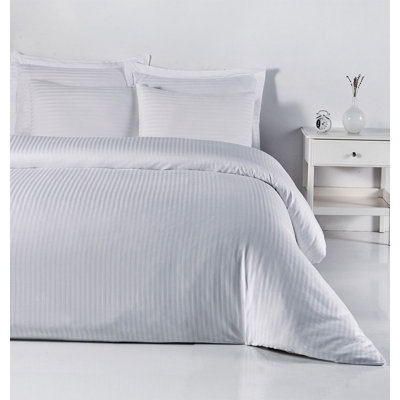 Ensemble de housse de couette double en satin Luxurious, 100% coton, blanc | Housse de couette 78,7 po x 86,6 po, drap plat 102,4 po x 106,3 po, taies d'oreiller (2) 19,7 po x 27,6 po | 210 fils au pouce carré, lavable en machine pour un entretien facile