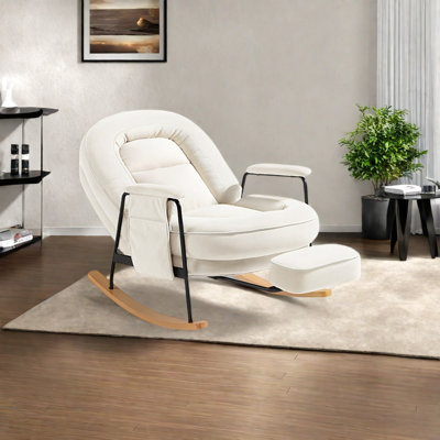 Chaise berçante confortable en bois massif