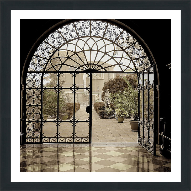 «Courtyard in Venezia (Color)» par Alan Blaustein, reproduction de photo encadrée, H 27,5 po x l 27,5 po x P 0,75 po
