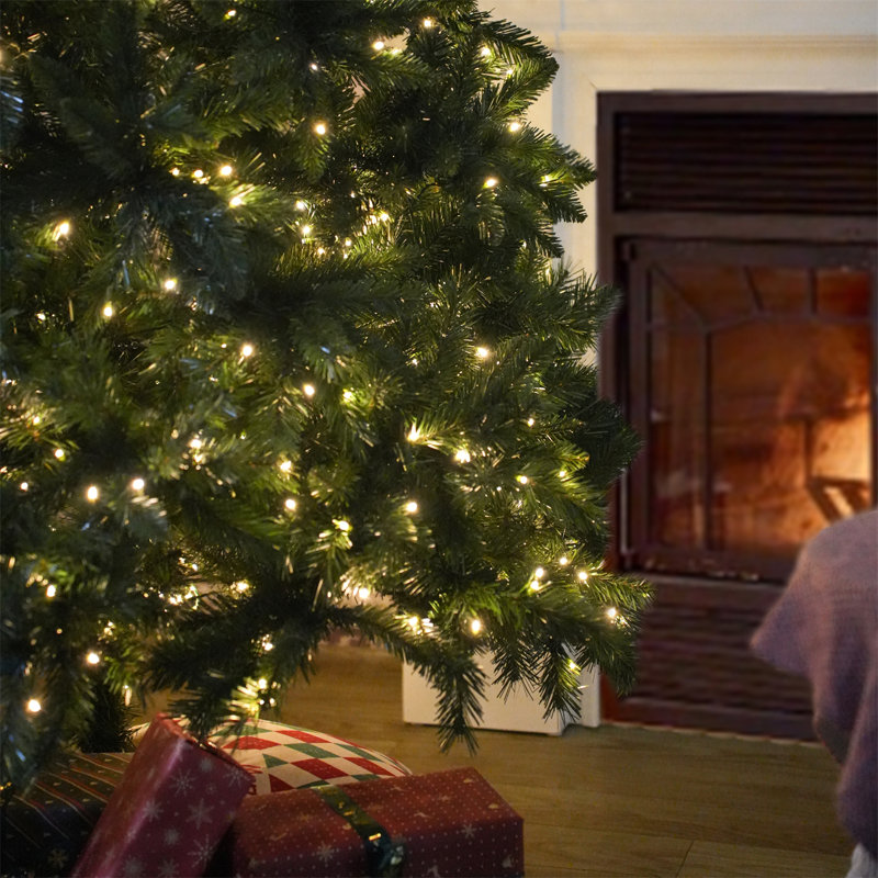 Artificial Christmas Tree, 6 ft, Pre-Lit