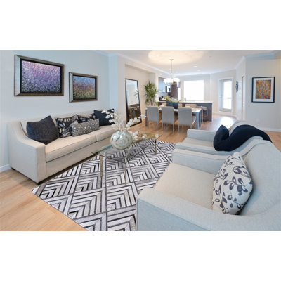 Area Cowhide Geometric Area Rug in Gray