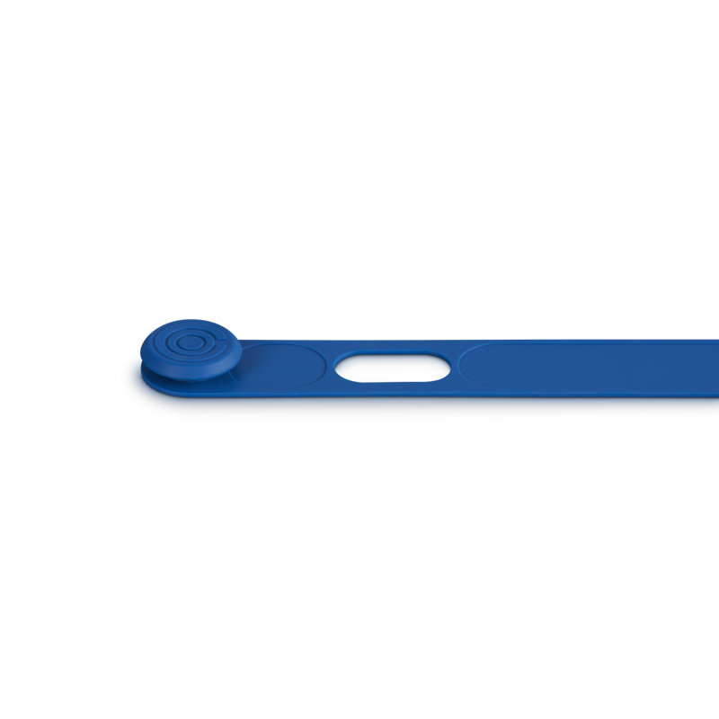 Le Creuset Silicone Travel Latch, Oyster, Blue