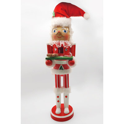 Casse-noisette de Noël.  Décoration festive classique en bois F07M6-6 Gnom