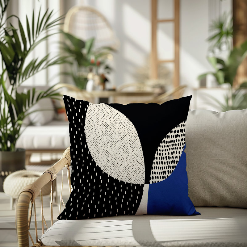 Coussin carré intérieur / extérieur pia, H 15 po x l 15 po, Navy Blue/Black/Off-White