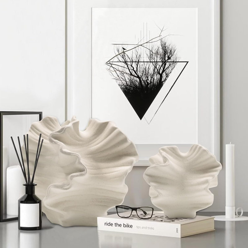 Colored Flower Shaped Pampas Vase