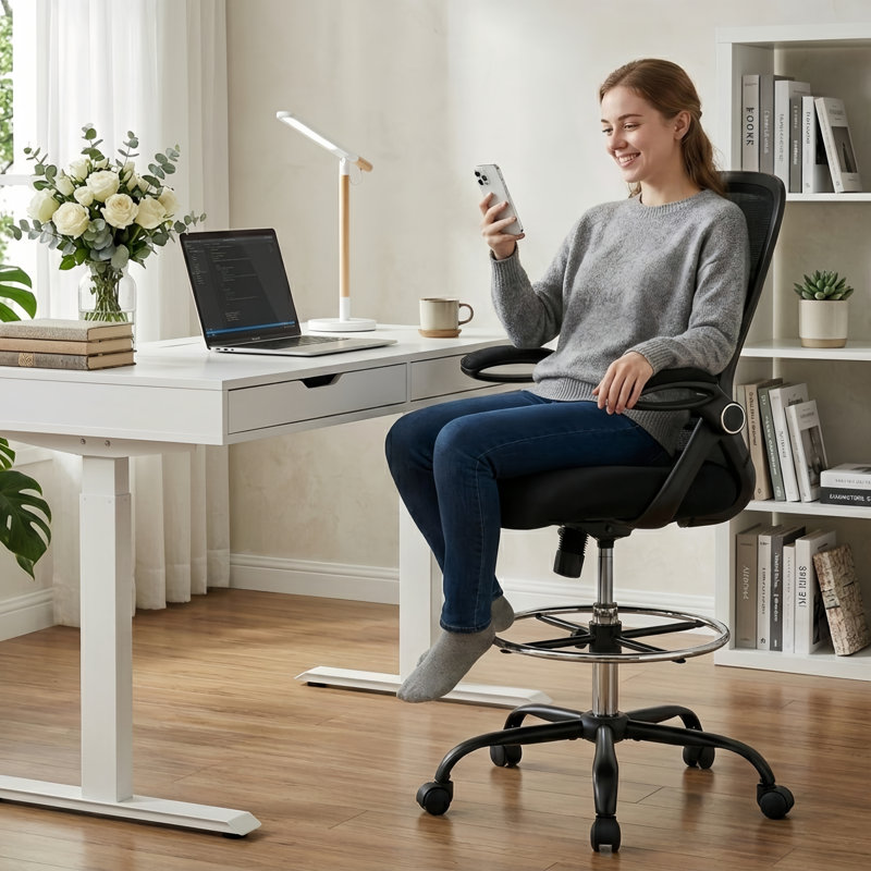 Fauteuil de dessinateur ergonomique pour bureau debout, fauteuil de travail noir avec support lombaire, accoudoirs rabattables et anneau de repose-pieds