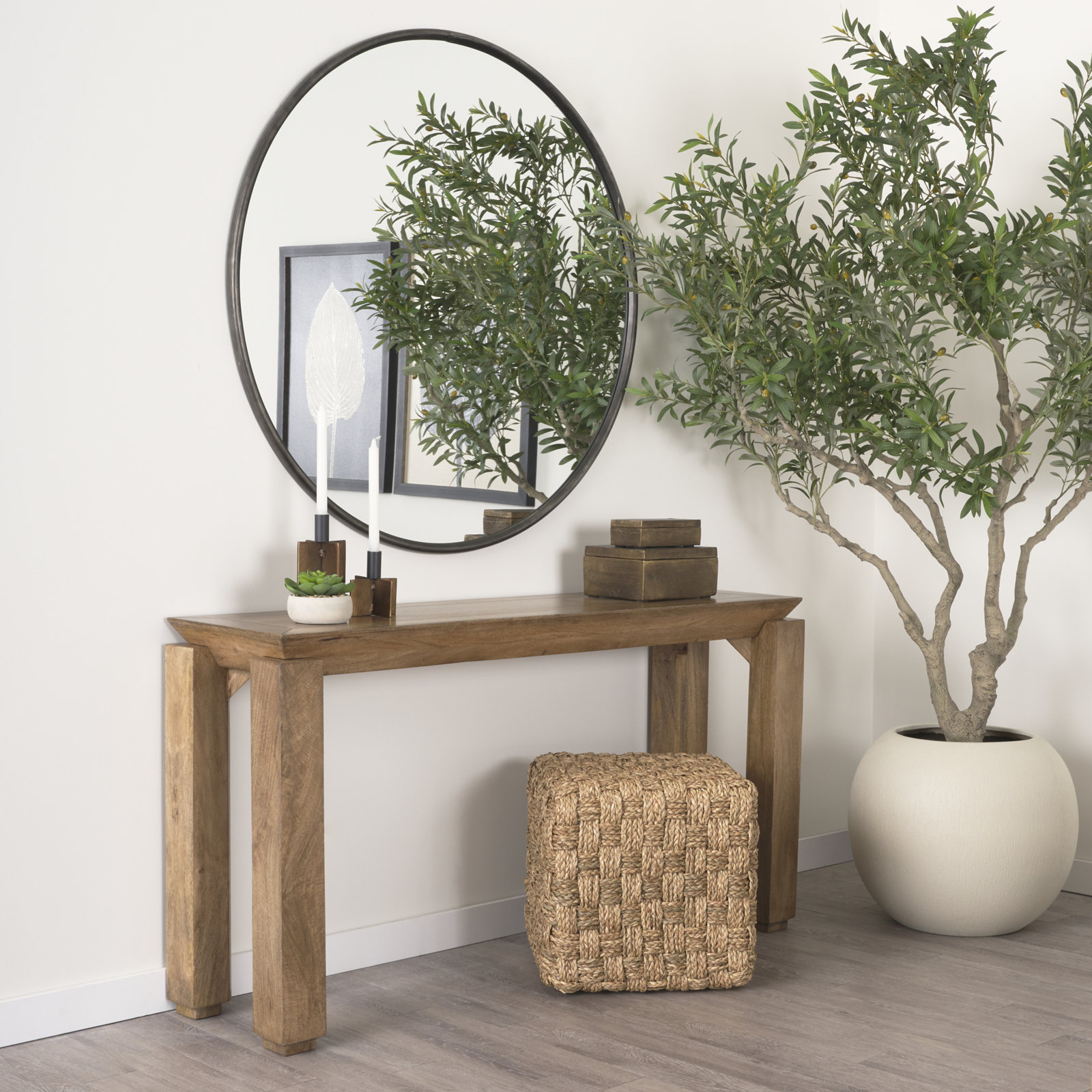 Runa 18" Pouffe