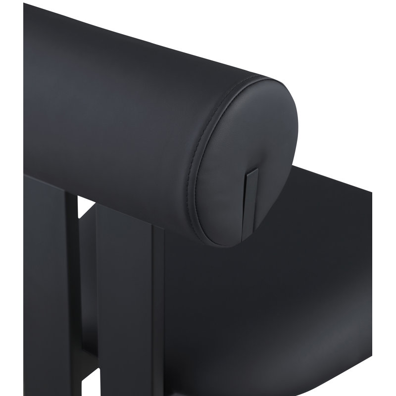 Chaise de salle à manger rembourrée Dario, Cuir végétalien noir, Noir mat