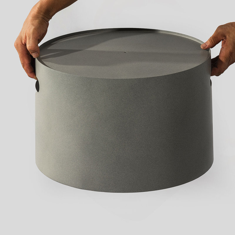 Table d'appoint polyvalente en acier avec couvercle et réservoir de propane dissimulé pour une utilisation intérieure et extérieure avec une conception facile à diviser