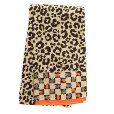 https://assets.wfcdn.com/im/57280370/resize-h380-w380%5Ecompr-r70/2216/221658955/Serengeti+100%25+Cotton+Bath+Towel.jpg