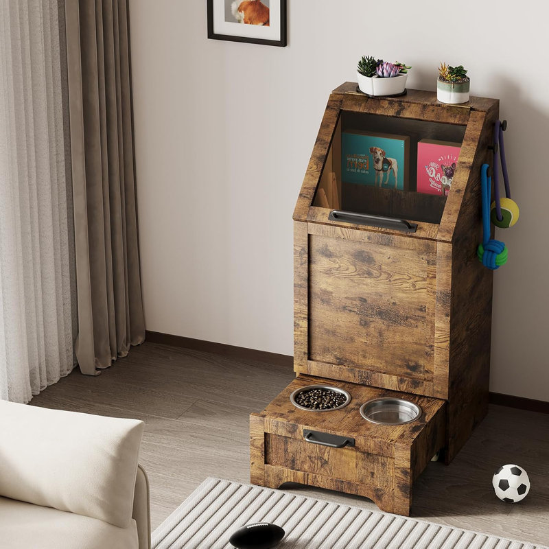 Elevated Feeder, Brown
