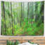 Tapisserie «Green Wild Forest» avec arbres denses-28487827