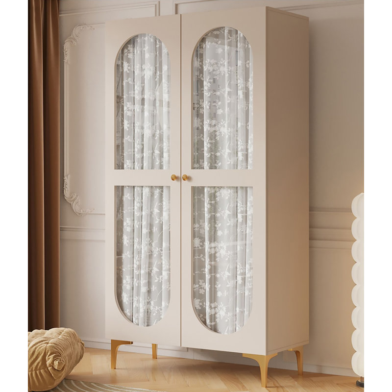 Petite garde-robe crémeuse de style français, Blanc