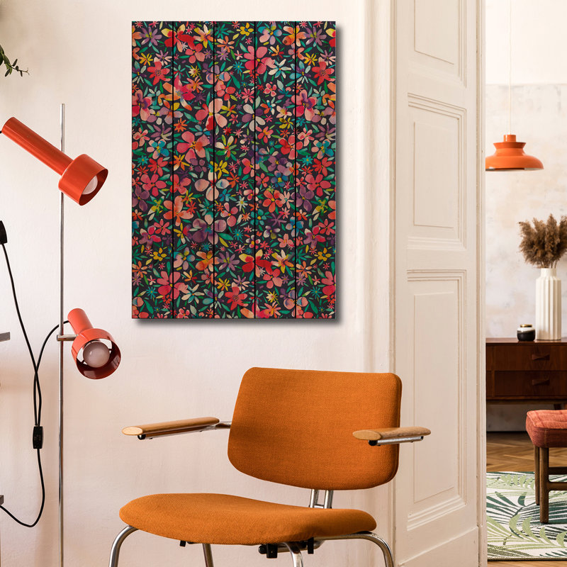 Reproduction d'art mural en bois - Pétales de fleurs colorées bleu marine - Ninola Design, H 26 po x l 18 po