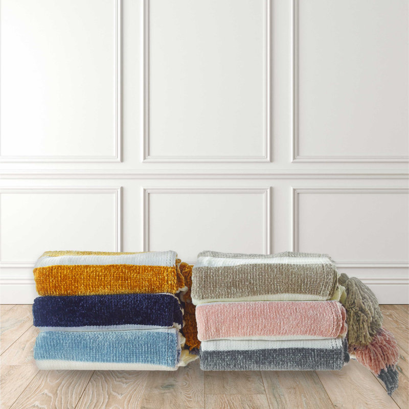 Jeté en tricot doux et de qualité 50 po x 60 po Cozy Tyme Malayah, Sable / blanc
