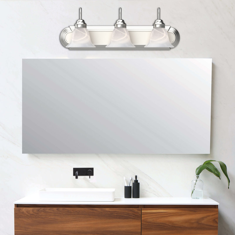 Support pour salle de bain ou meuble-lavabo mural en nickel brossé 3 lumières avec abat-jour en verre albâtre Marti