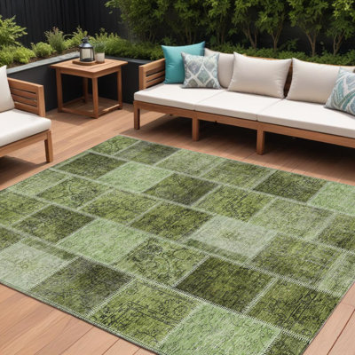 Tapis intérieur / extérieur vert olive et artichaut 10 pi x 14 pi HomeRoots
