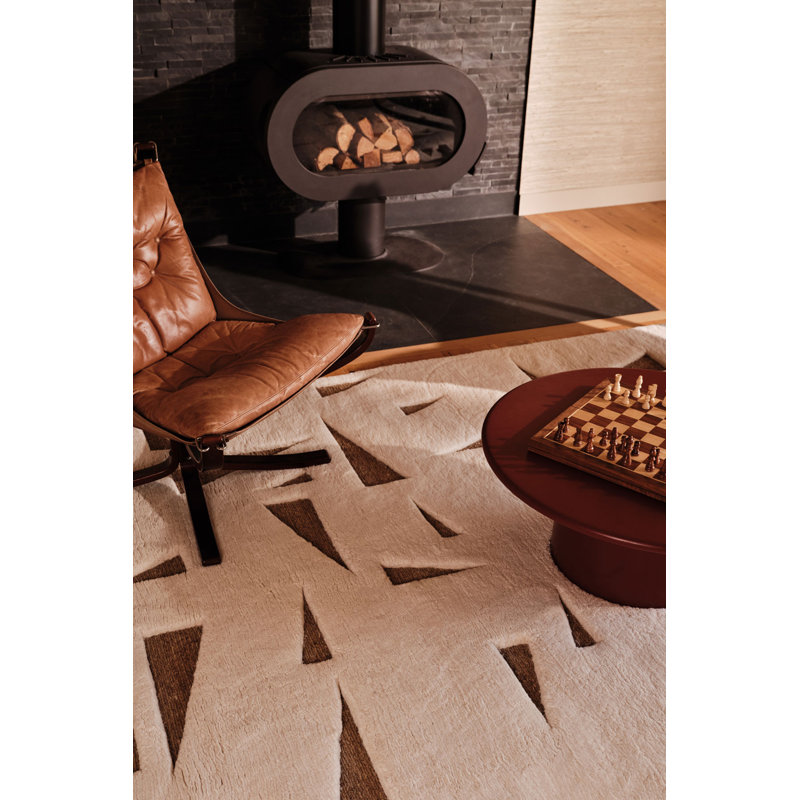 Summit Natural Shaped Area Rug, Novelty 4' x 6'
