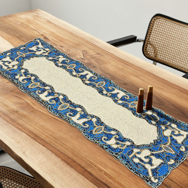Chemin de table brodé et perlé Afrid, Rectangle de 54 po