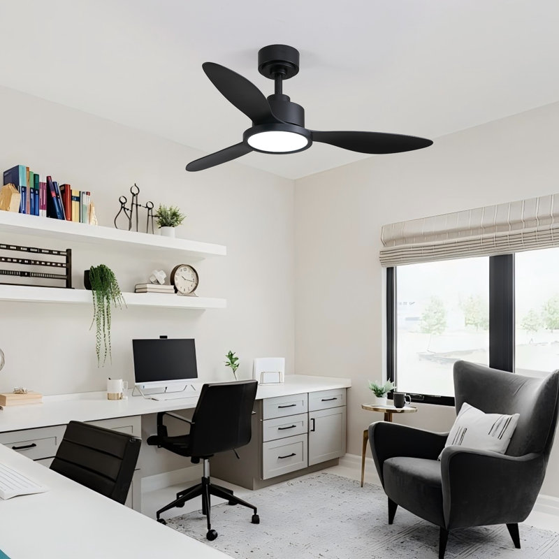 Ventilateur de plafond standard à 4 pales de 42 po à DEL avec lumière DEL et télécommande, 42 po de largeur, Noir