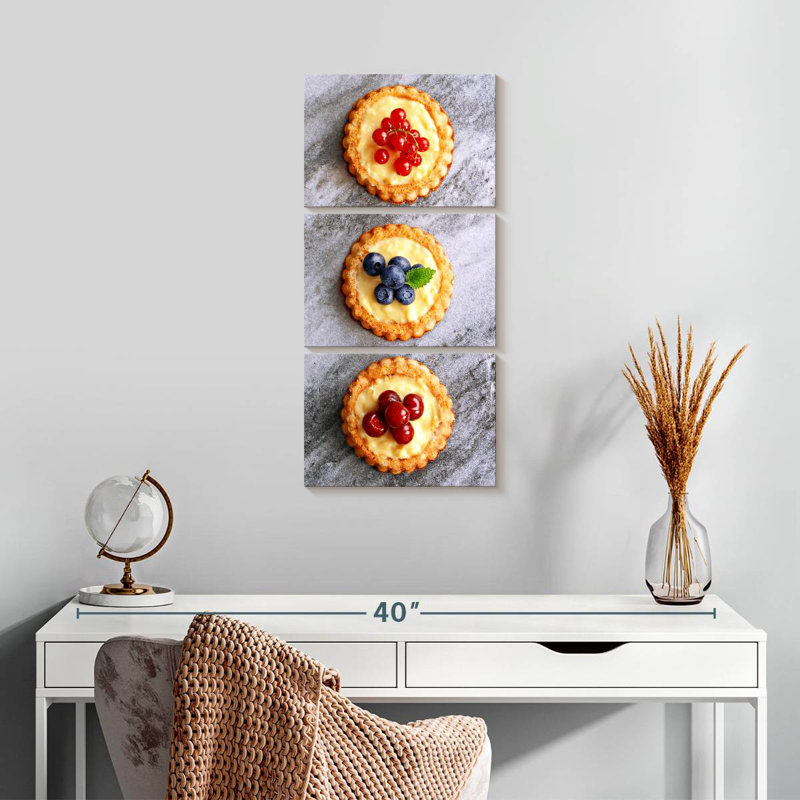 Tartelettes aux baies, H 27 po x l 12 po