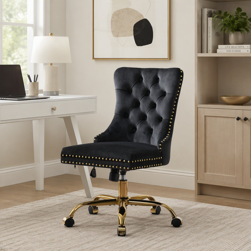 Fauteuil de bureau moderne capitonné en velours avec appui-tête et repose-pieds réglables et piètement en métal doré