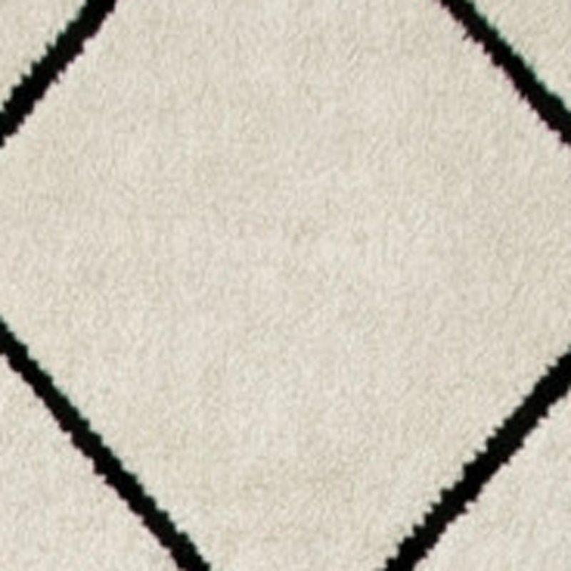 Tapis géométrique beige et noir tissé à la machine 8 pi x 11 pi