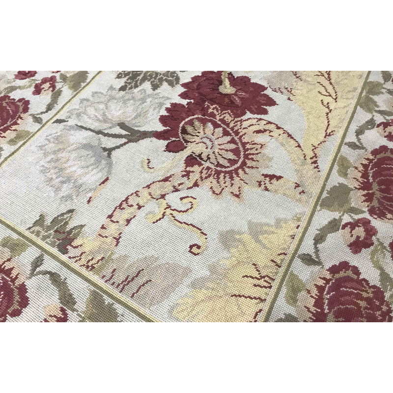 Tapis rouge / ivoire / vert noué à la main de conception unique Needlepoint Azm