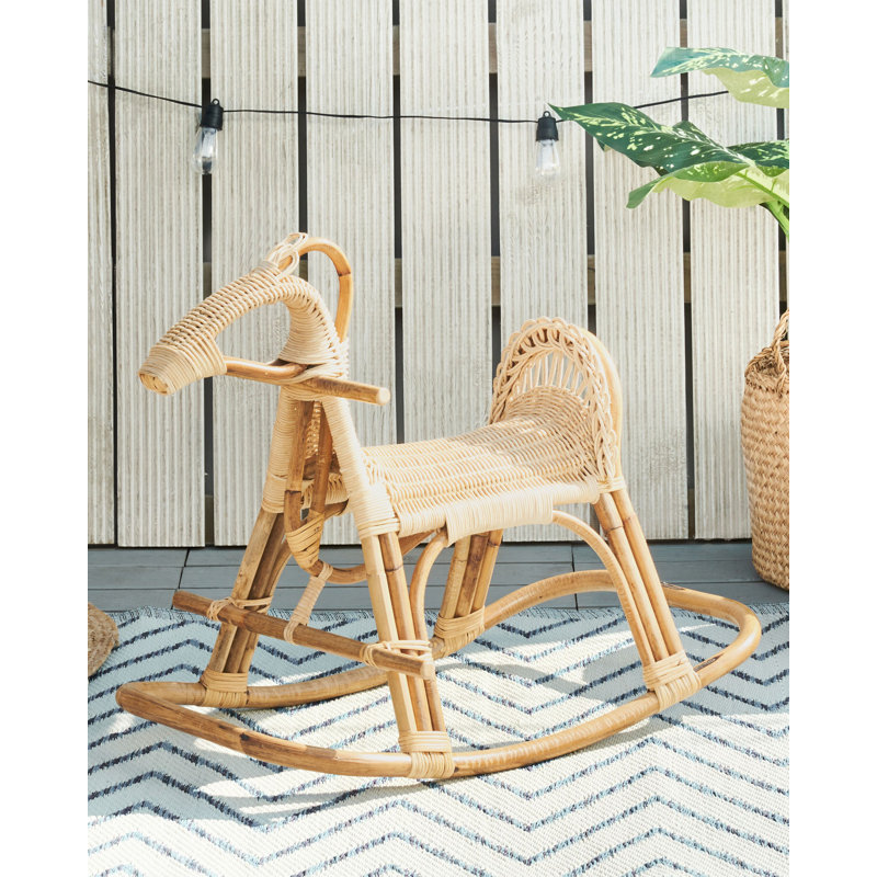 ARILLAS Wicker Rocking Chair