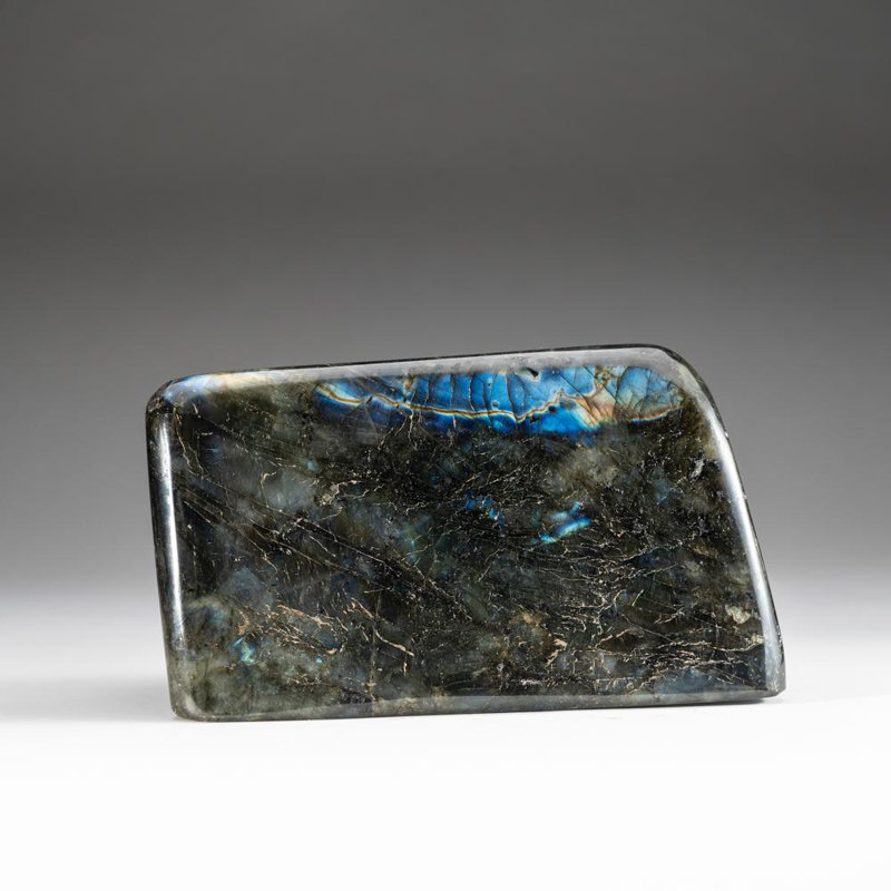 Labradorite polie à la forme libre de Madagascar