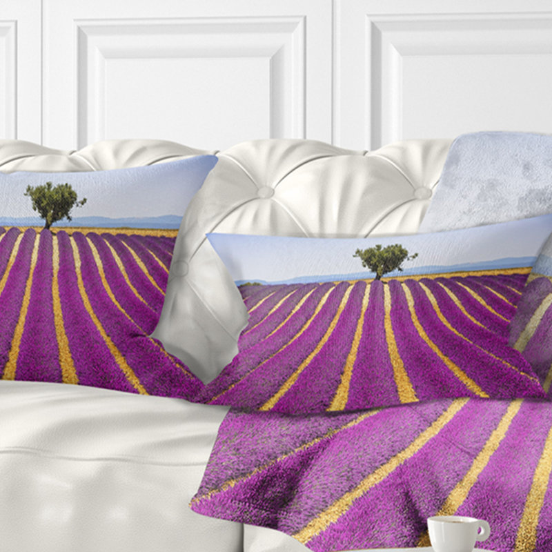 Coussin lombaire lavande et arbre solitaire Wall Landscape