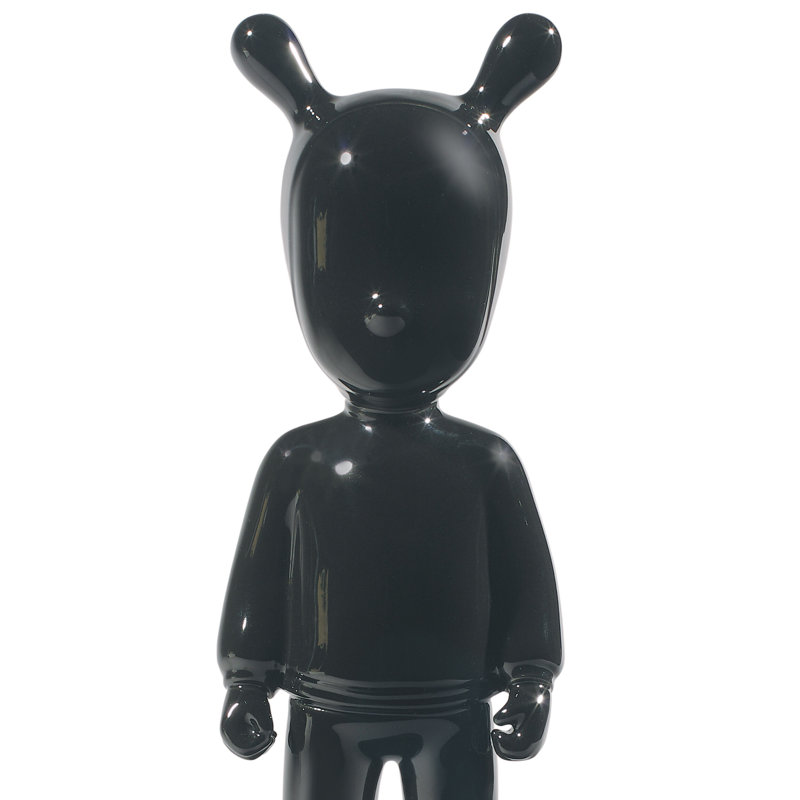 Figurine la invitée, Noir