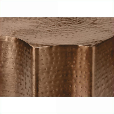 Table basse martelée en cuivre et métal, base en forme de cloche peu encombrante, sans assemblage pour la chambre à coucher du salon