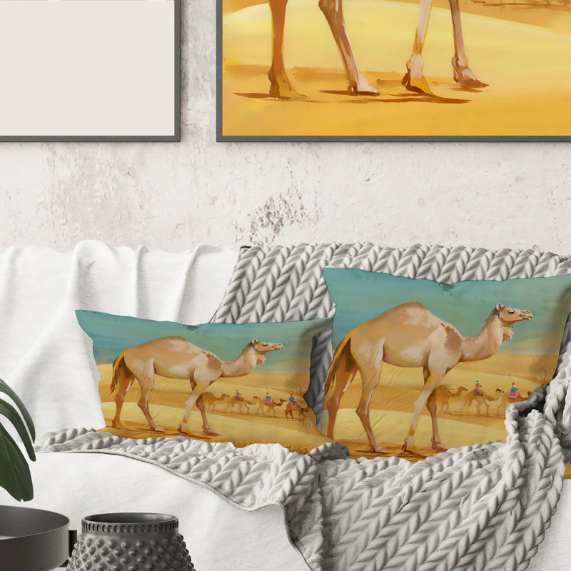 Coussin Camels In Desert - Farmhouse