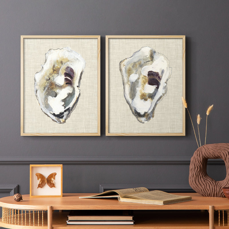 «Oyster Shell Study I», reproduction encadrée de qualité supérieure - prête à être accrochée - aucun clou requis - aucun clou requis