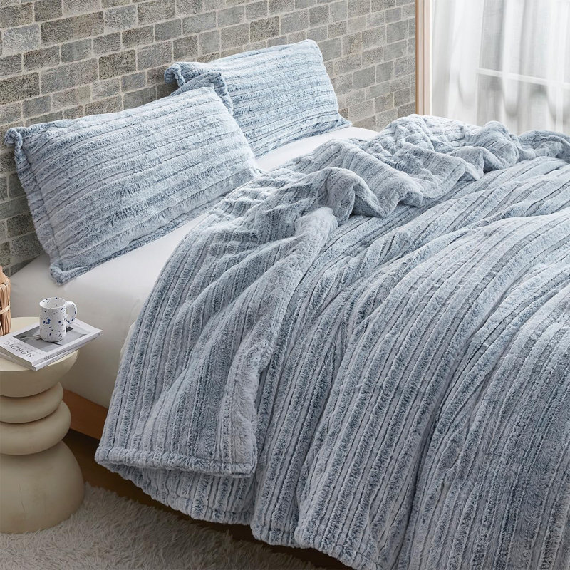 Coma Inducer Softer Than Soft Faux Fur Oversized Comforter Set, Queen Comforter + 2 Standard Shams