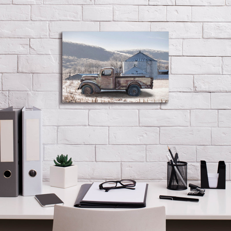 «Rustic Winter Farm» par Lori Deiter, H 12 po x l 18 po x P 0,75 po