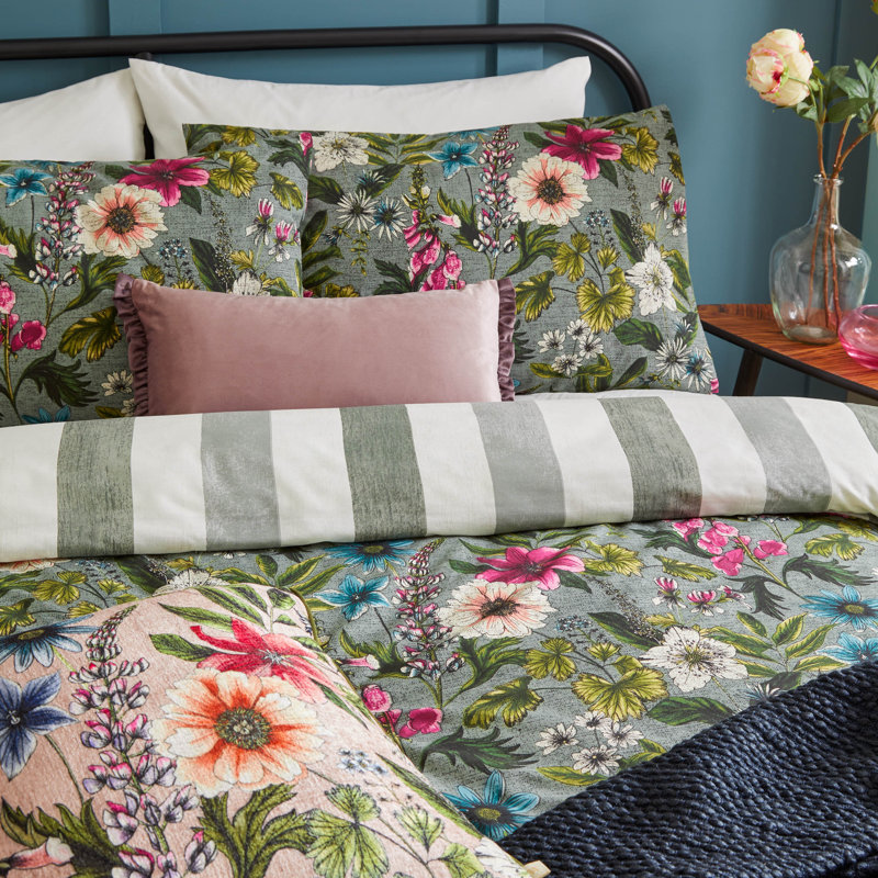 Moseley Cotton Blend Floral Duvet Cover Set with Pillowcases, King Duvet Cover + 2 Standard Pillowcase 