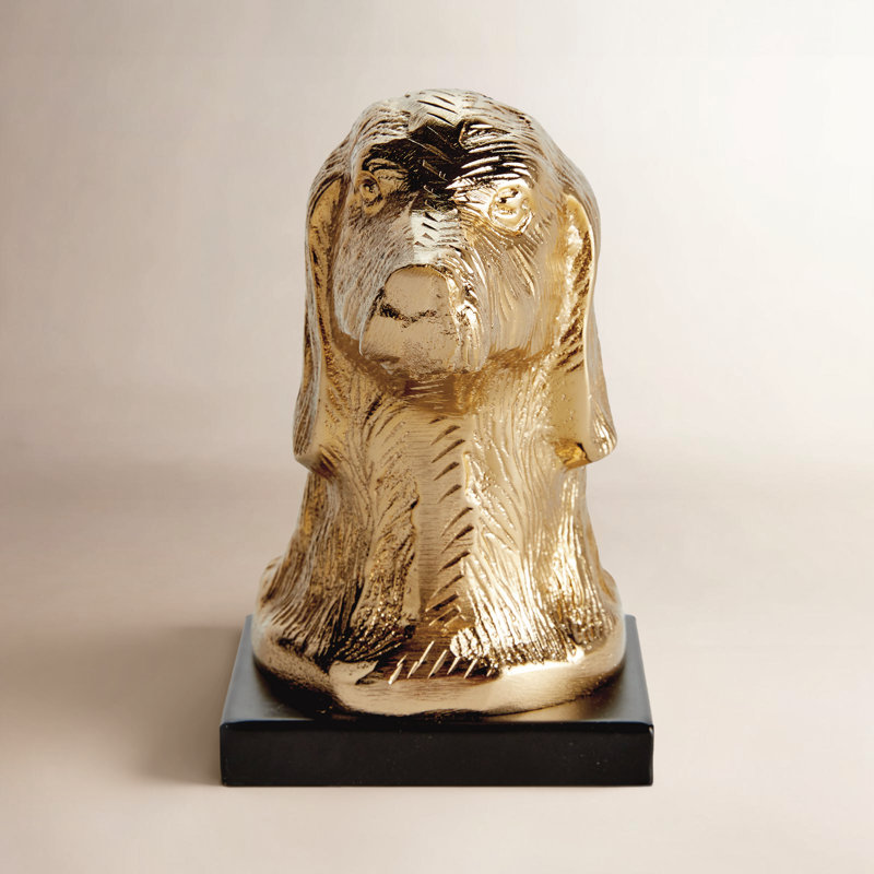 Sculpture de chien distingué