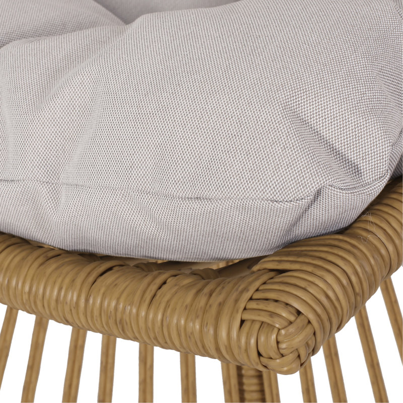 Chaise et table d'appoint