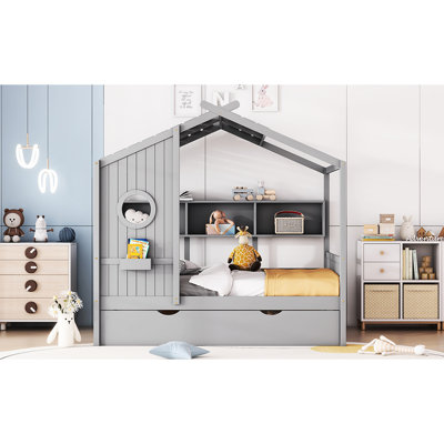 Lit double gris en bois avec lit gigogne, conception moderne pour tablette de rangement affichant de petites horloges et un décor, semi-clos, un sommeil tranquille et détendu, maisonnette, structure en pin, L 78 po